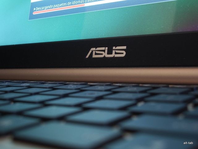 Review notebook Asus U46E-BAL 7