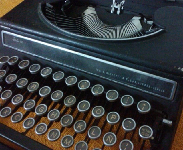 maquina-de-escribir-olivetti