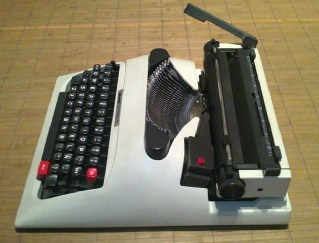 maquina-escribir-olivetti-lettera