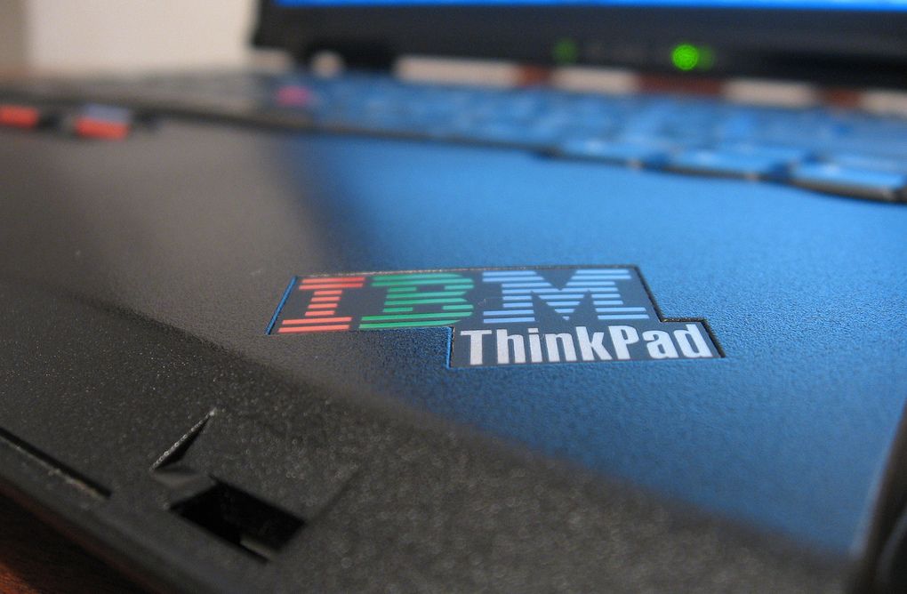 Una IBM Thinkpad. ¿Escuchan eso? Está llorando.