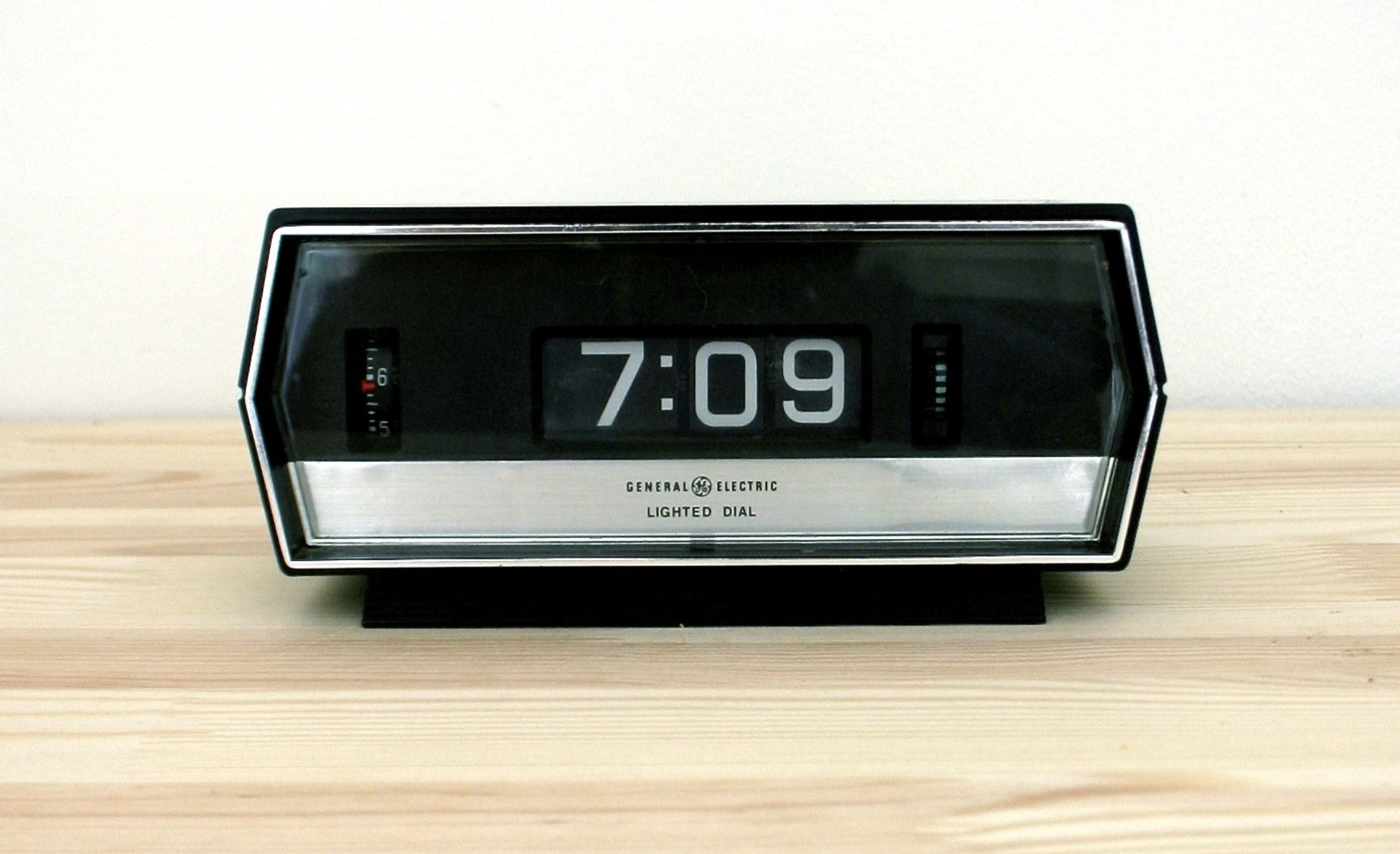 Ertisa Despertador Retro 5.3 Despertador clásico Junto a la Cama Despertador de Doble Campana de Cuarzo Despertador Ruidoso Vintage Nocturna de Dormitorio 