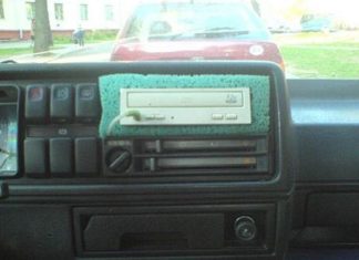 Lo’ atamo’ con alambre, lo’ atamo’