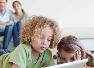 WhatsApp y la relación de padres, hijos y las fotos y vídeos para adultos