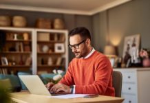 Lo que necesitas para una videoconferencia profesional desde casa